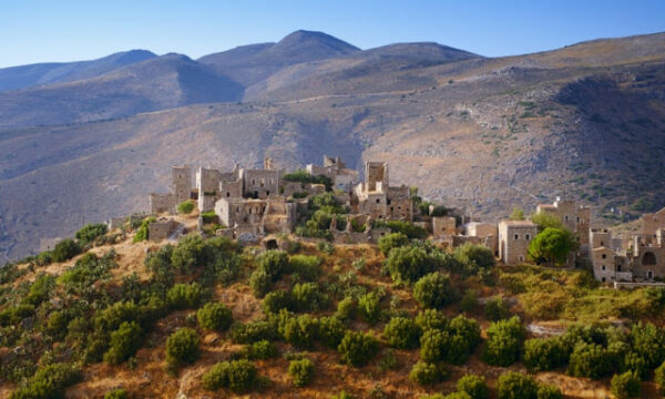 Vathia abandoned village of Mani- Peloponnese -  Photo Alamy